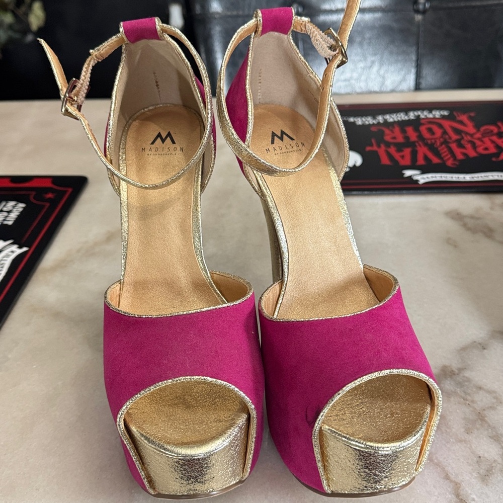 Platform heels
8 - Picture 2 of 12